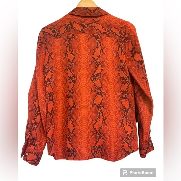 Vince Camuto snakeprint blouse - Picture 2 of 3